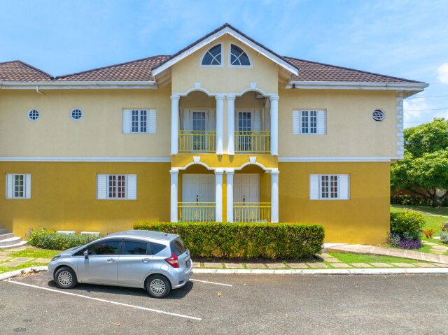 2 Beds 3 Baths Townhouse For Sale - Ocho Rios