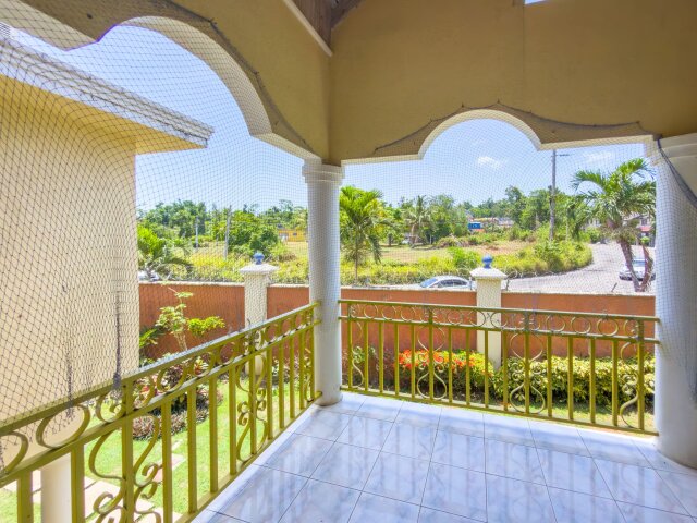 2 Beds 3 Baths Townhouse For Sale - Ocho Rios