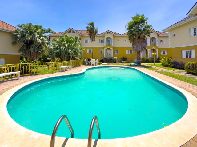 2 Beds 3 Baths Townhouse For Sale - Ocho Rios