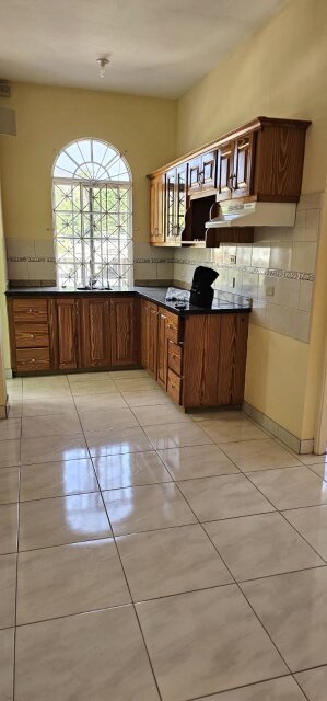 Unfurnished 3 Bedrooms Apartment in Mona