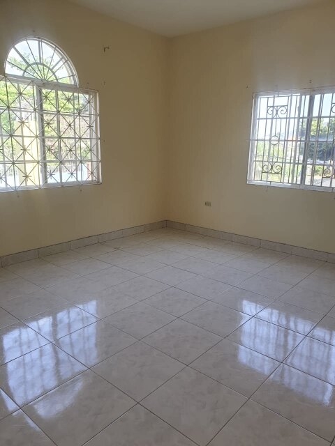 Unfurnished 3 Bedrooms Apartment in Mona Apartments Mona