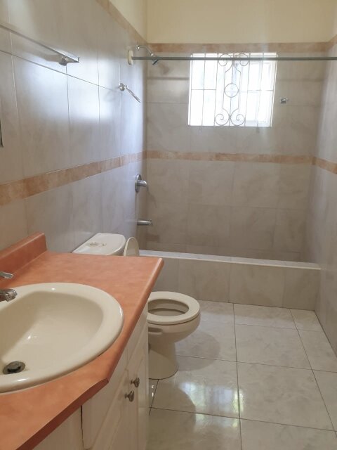 Unfurnished 3 Bedrooms Apartment in Mona