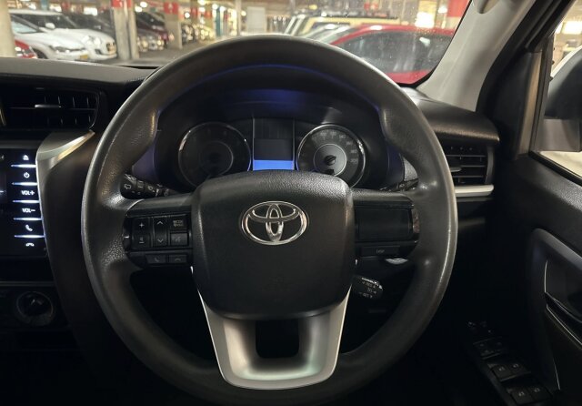 Toyota Fortuner 2.4gd-6 R/B