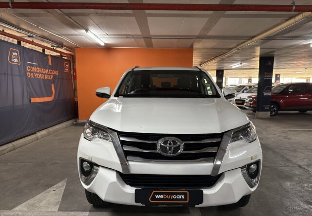 Toyota Fortuner 2.4gd-6 R/B