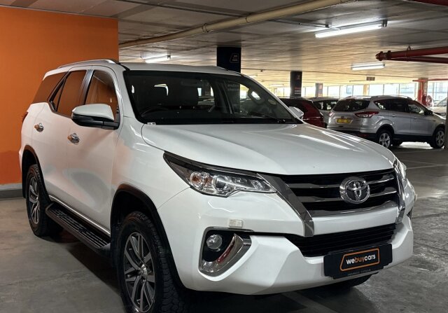 Toyota Fortuner 2.4gd-6 R/B