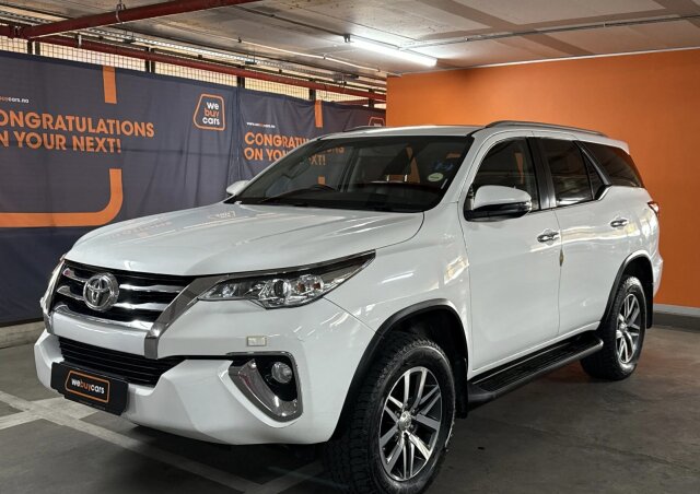 Toyota Fortuner 2.4gd-6 R/B Vans & SUVs Portmore