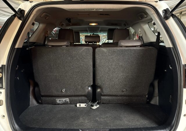 Toyota Fortuner 2.4gd-6 R/B