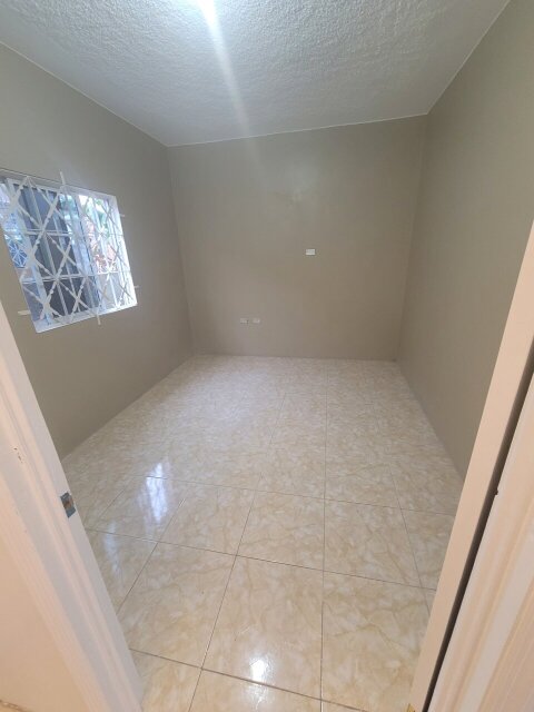 2 Bedrooms Apartment For Ret