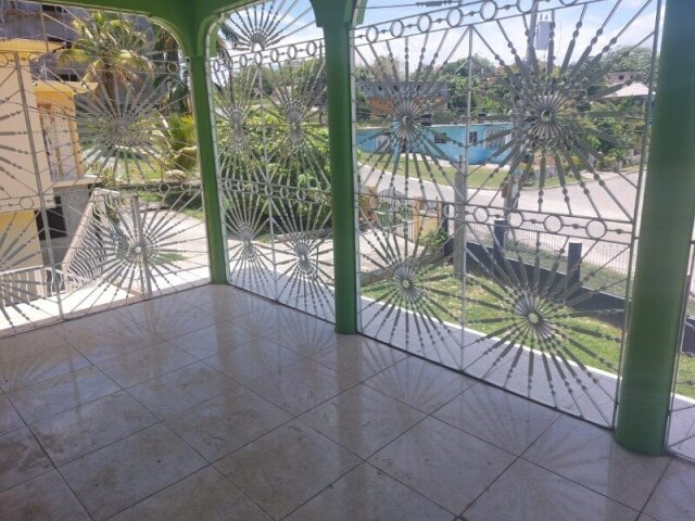 4 Bedrooms In Porto Bello, Farm Heights Entrance