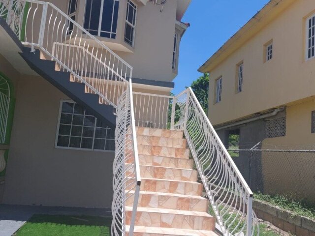 4 Bedrooms In Porto Bello, Farm Heights Entrance