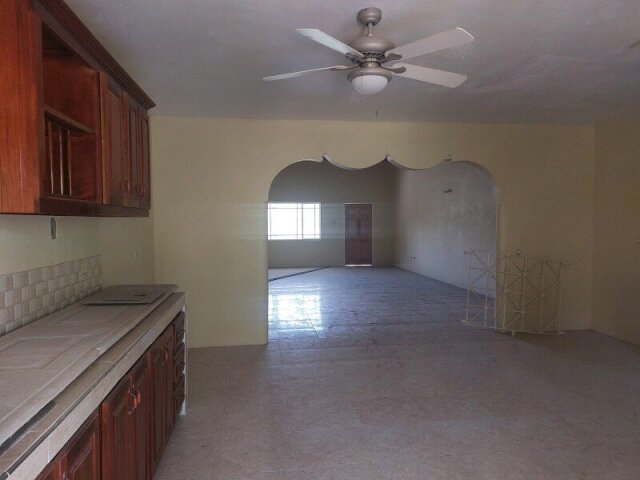 4 Bedrooms In Porto Bello, Farm Heights Entrance