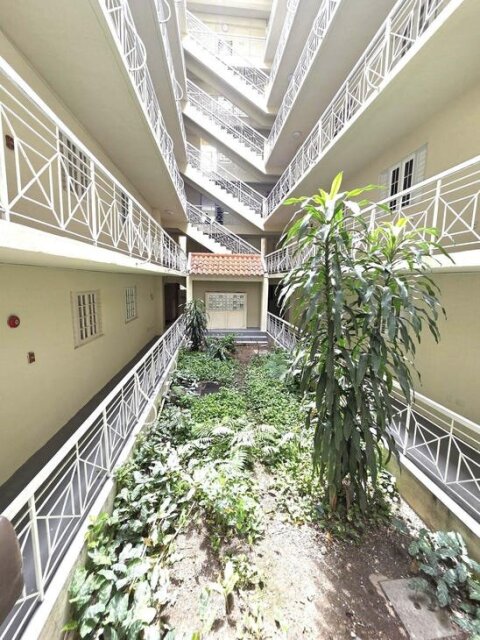 1 Bedroom Apartment In Oaklands For Sale