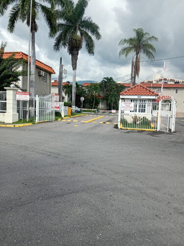1 Bedroom Apartment In Oaklands For Sale Apartments Kingston