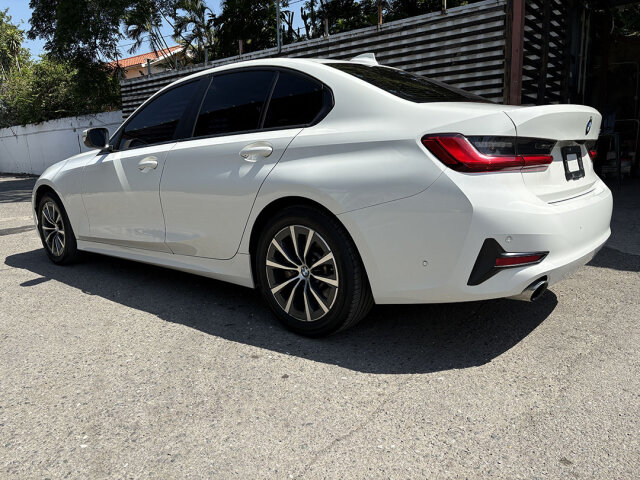 2021 BMW 330i