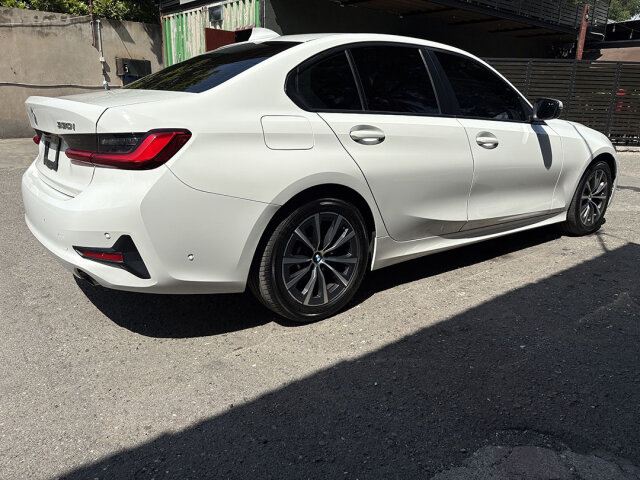 2021 BMW 330i