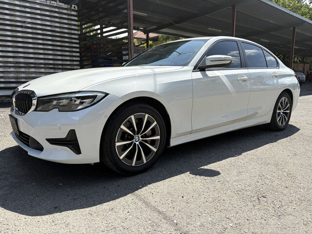 2021 BMW 330i
