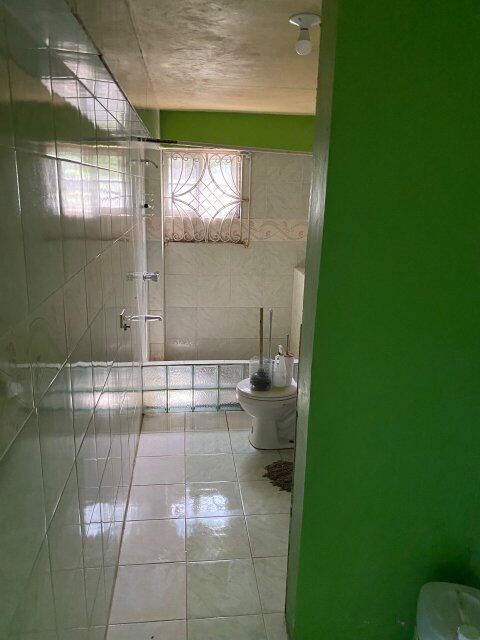Cozy 1 Bedroom Apartment With Kitchenette