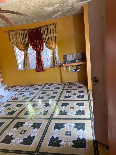 Cozy 1 Bedroom Apartment With Kitchenette
