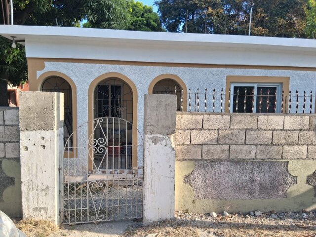 Charming 2 Bedrooms House for Rent Houses Yallahs