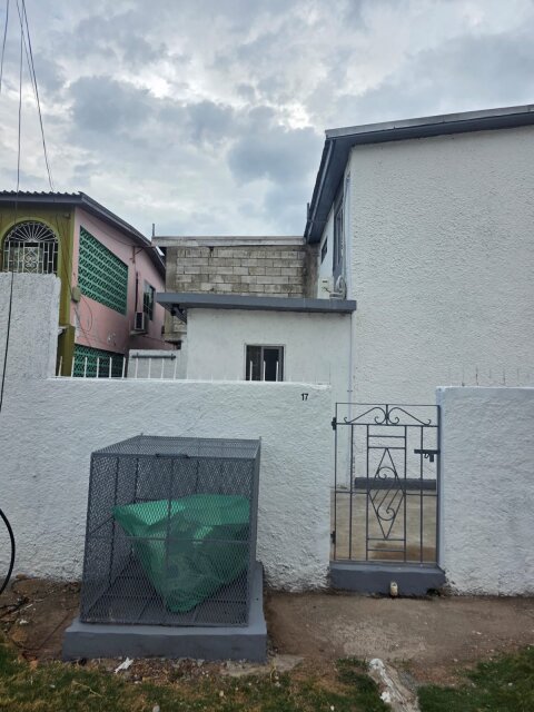 Newly Renovated 3 Bedrooms For Rent