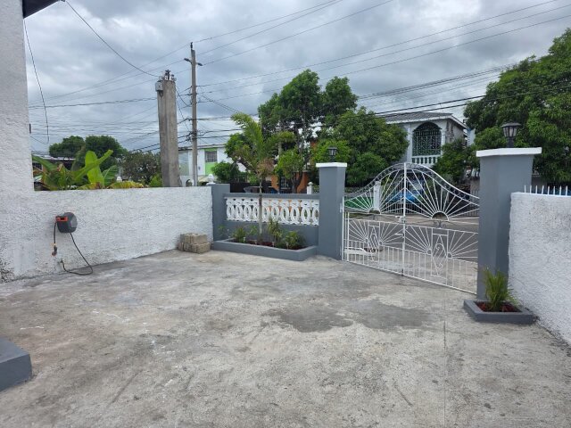 Newly Renovated 3 Bedrooms For Rent