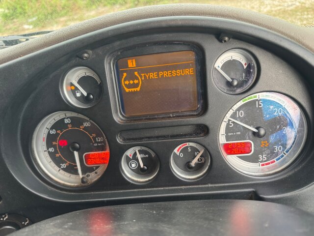 2012 DAF TRUCK