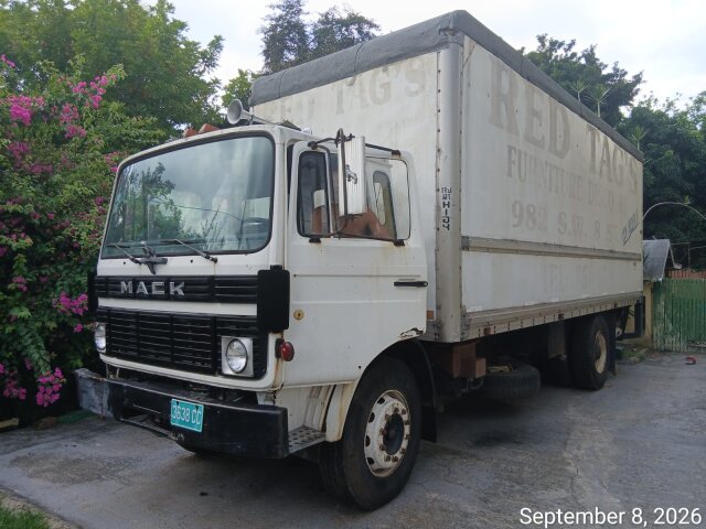 1987 Mack Mid-Liner MS2009 Box Truck