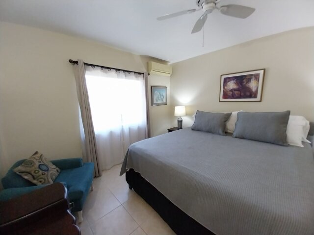 1 Bedroom, 1 Bath Apartment In Gated Complex