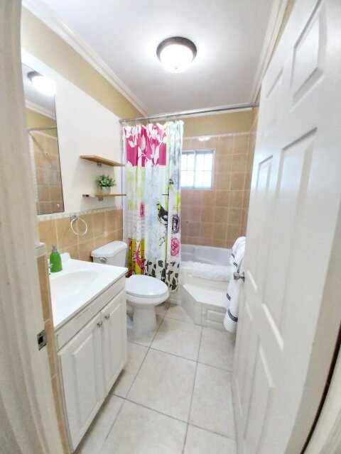 1 Bedroom, 1 Bath Apartment In Gated Complex