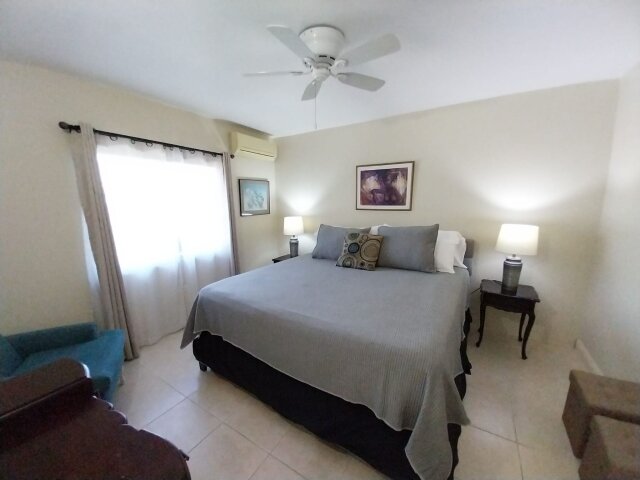 1 Bedroom, 1 Bath Apartment In Gated Complex
