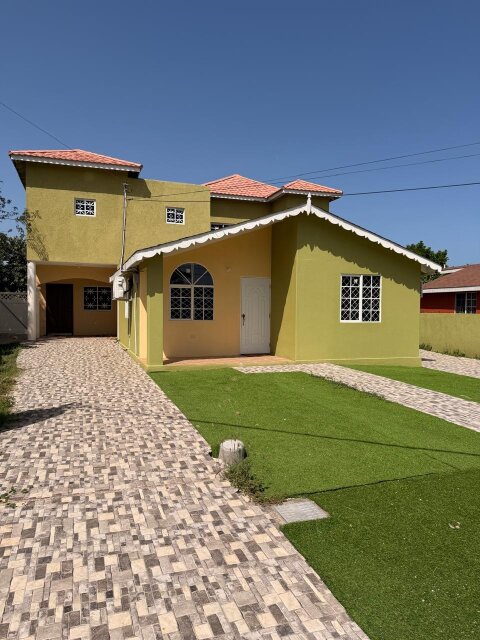 1 Bedroom 2 Bathroom Furnished Apartment