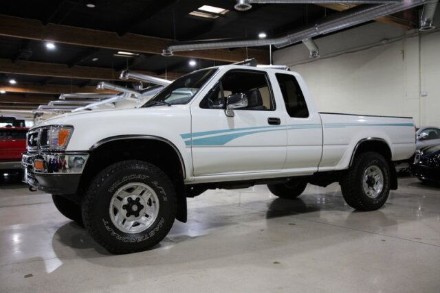 1994 TOYOTA 4WD PICKUP XTRACAB SR5