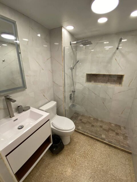 2 Bedroom 2 Bath, Fully Furnished, Pool Access