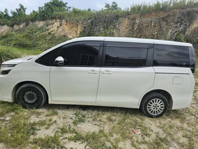 2015 Toyota Voxy