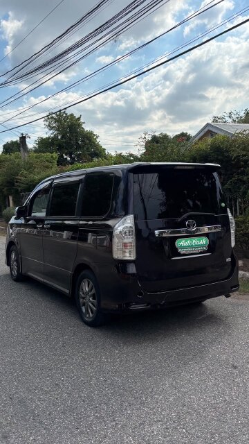 2013 Toyota Voxy