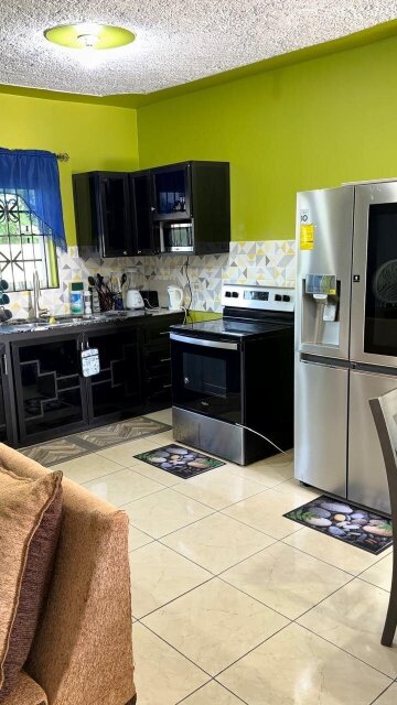 2 Bedroom 2 Bathroom Fully Furnished Apartment