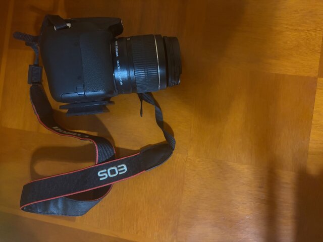 Canon E0S 2000D