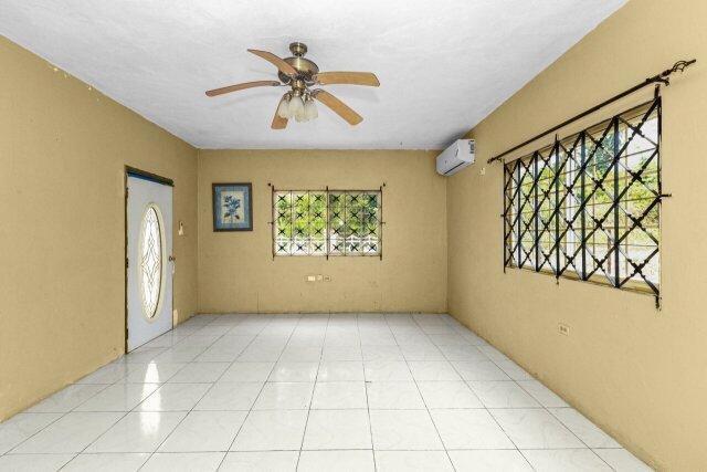 WEST PROSPECT ROAD, BOG WALK - 4 Bed, 3-Bath House
