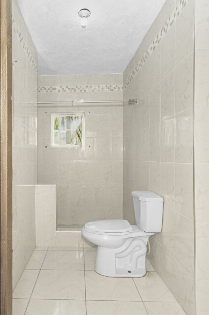 WEST PROSPECT ROAD, BOG WALK - 4 Bed, 3-Bath House