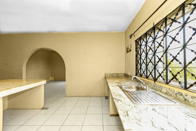 WEST PROSPECT ROAD, BOG WALK - 4 Bed, 3-Bath House