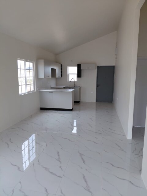 Modern 2 Bedrooms in Gated Phoenix Park Village