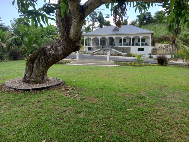 Intimate 3 Bedrooms in the Countryside