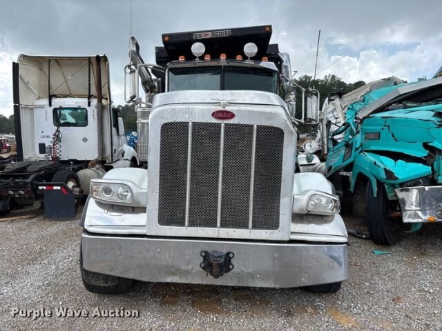 2020 Peterbilt 389 Dump Truck