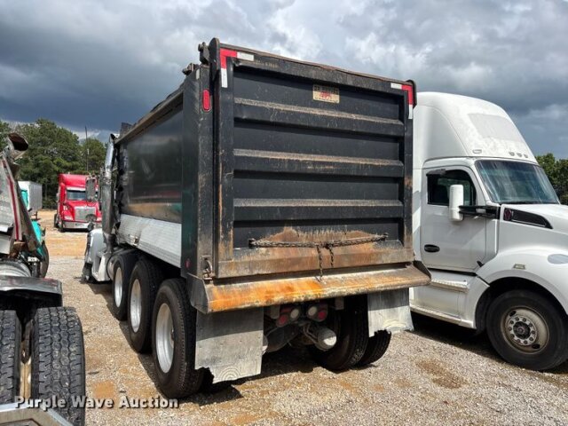 2020 Peterbilt 389 Dump Truck