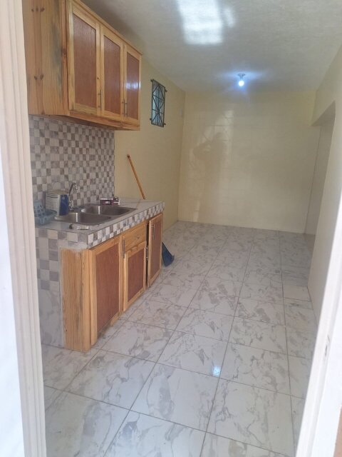 2 Bedroom, Bathroom, Dinning Room