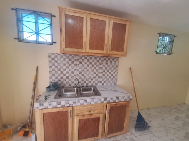 2 Bedroom, Bathroom, Dinning Room