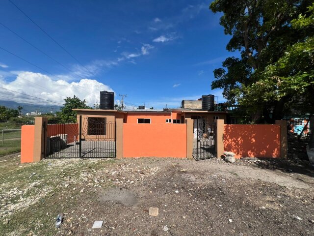2 Bedroom, Bathroom, Dinning Room