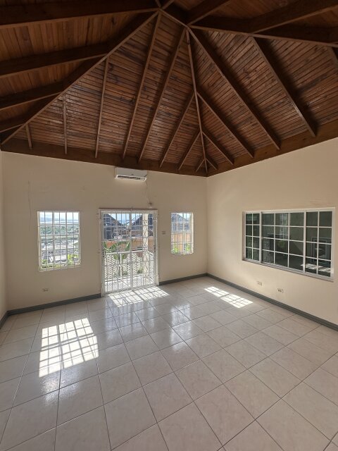 Stunning 4 Bedrooms with City & Ocean Views!