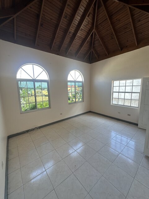 Stunning 4 Bedrooms with City & Ocean Views!