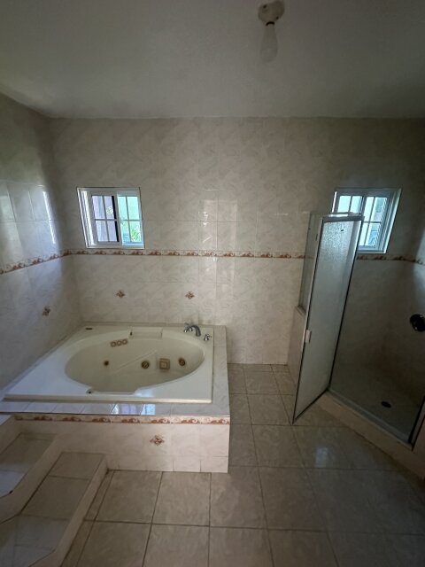 Stunning 4 Bedrooms with City & Ocean Views!